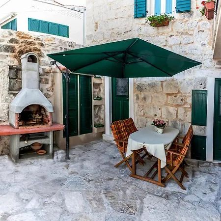 Tomadi アパート スプリト