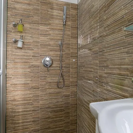 Tomadi Apartmán *