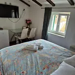 Tomadi Apartman