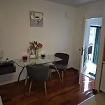 Tomadi Apartman *