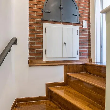 Tomadi Apartment