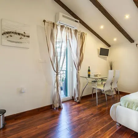 Appartement Tomadi *