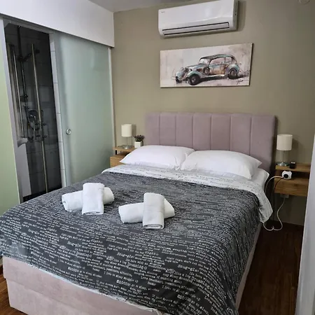 Apartment Tomadi *