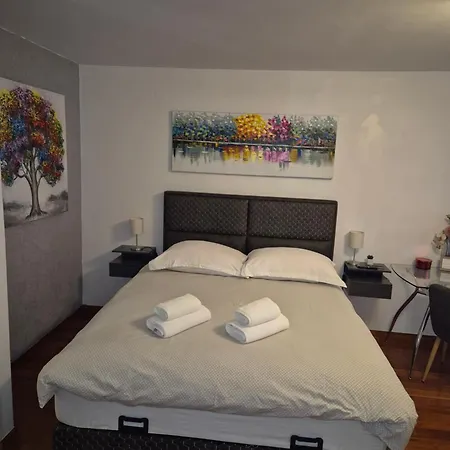 Appartement Tomadi *